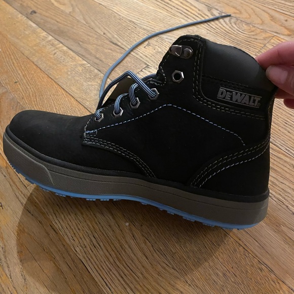 Women’s dewalt work boots steel toe - Picture 1 of 6